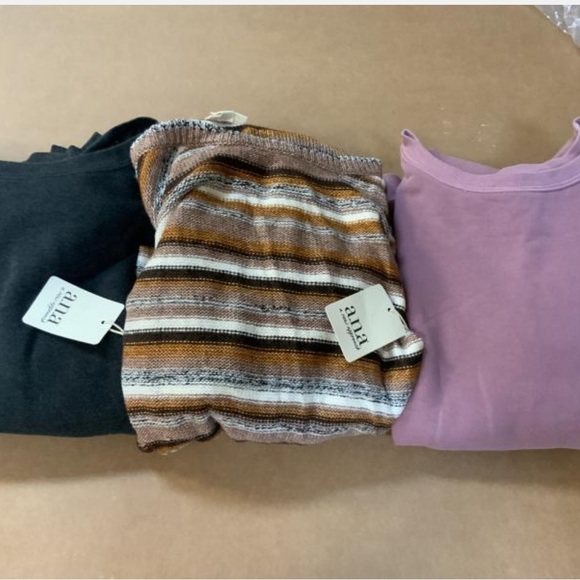 NEW Bulk Lot of 15pcs Mixed Apparel Clothing - Picture 7 of 8